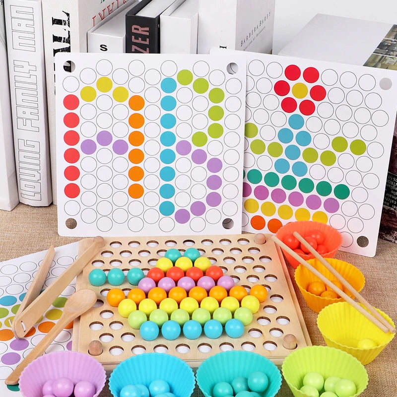 Jeu de Motricité Fine Montessori – Plateau en Bois avec Billes Colorées